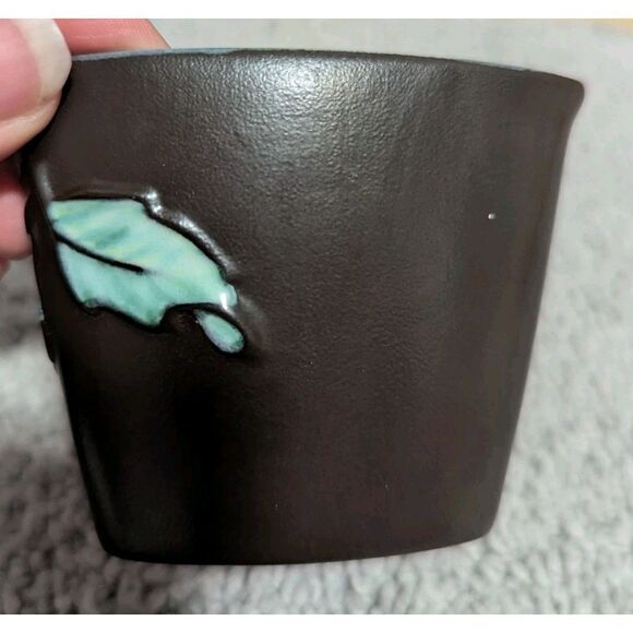 Hand Decor By Herta Gertz Vancouver Pottery #7105 Dogwood Small Triangle Dish - Picture 6 of 6